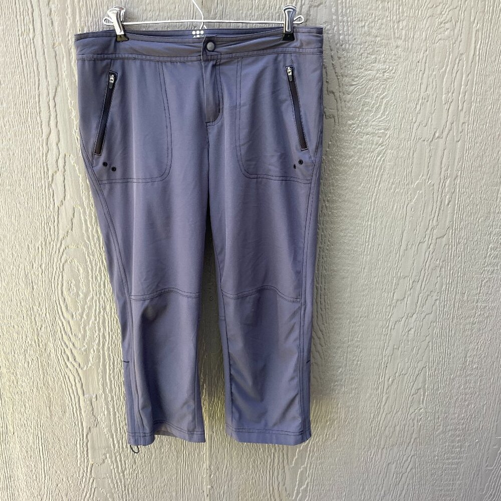 Title Nine Nimblene Capri Pants Women 6 Gray Hiking Outdoors Stretch Flaw!